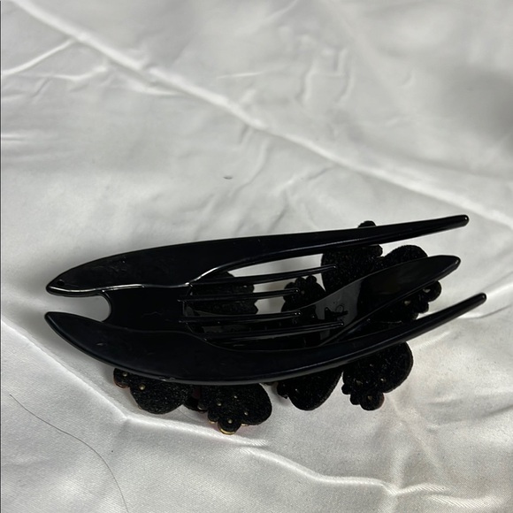 Elegant Multicolor Butterfly Hair Clip - Picture 4 of 5